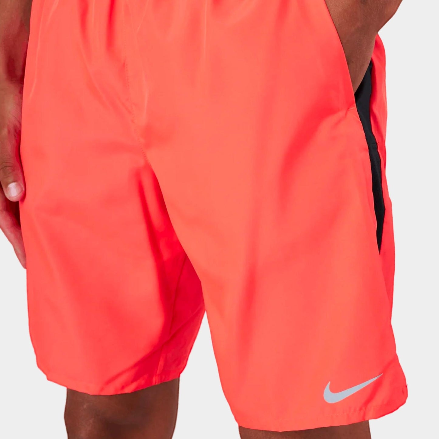 NIKE CHALLENGER 7" RUNNING SHORTS - CRIMSON